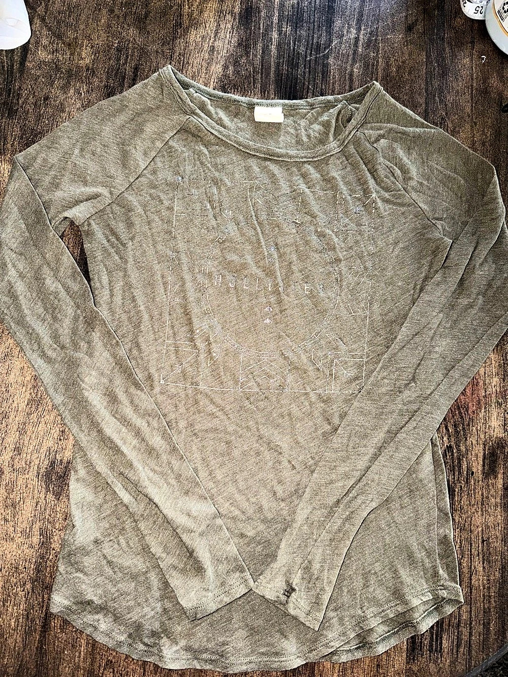 Y2K (2012) Hollister Long Sleeve Graphic Tee Dark Green Size Small